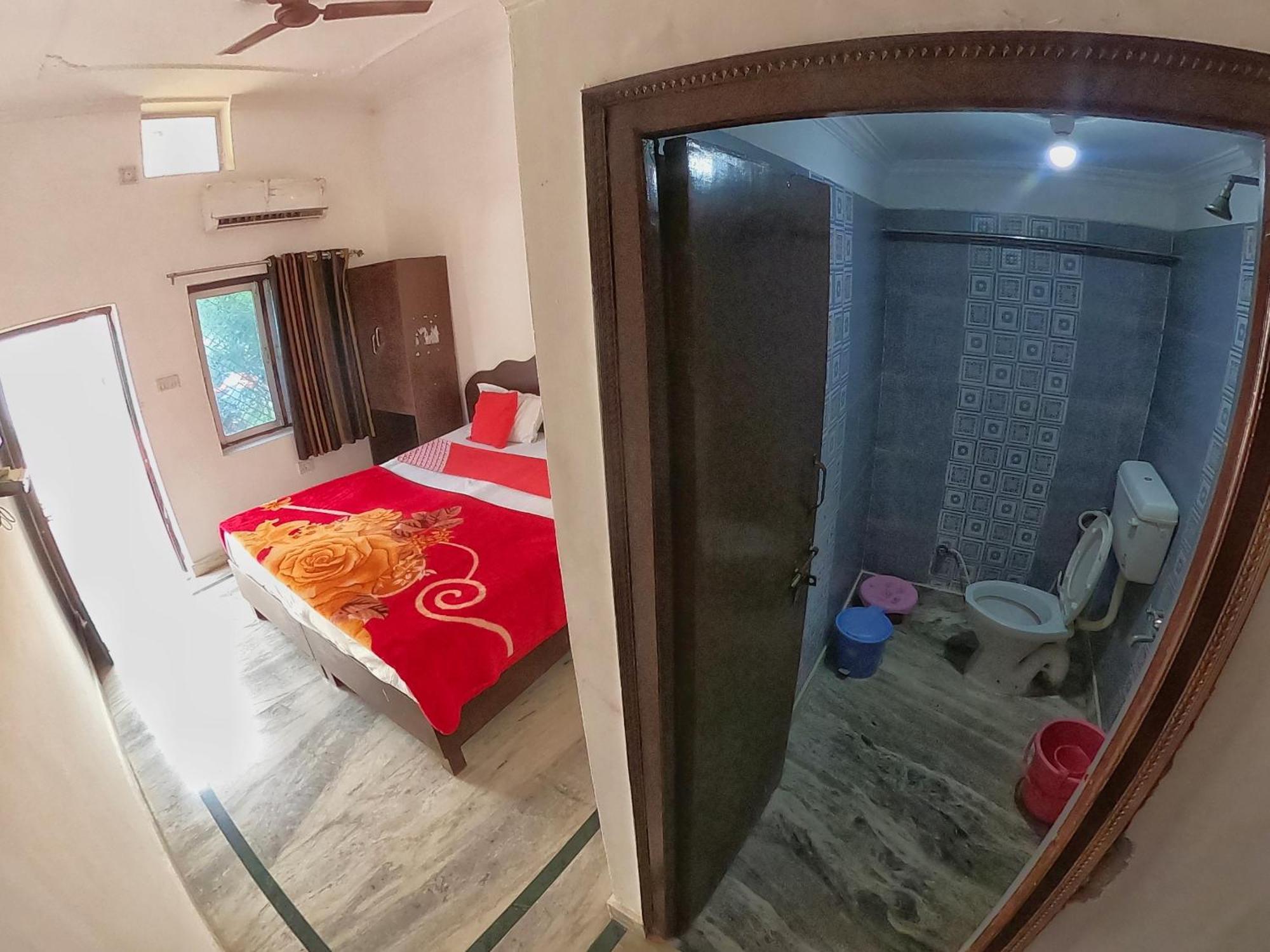 Karma Hostel Khajurāho Exteriör bild