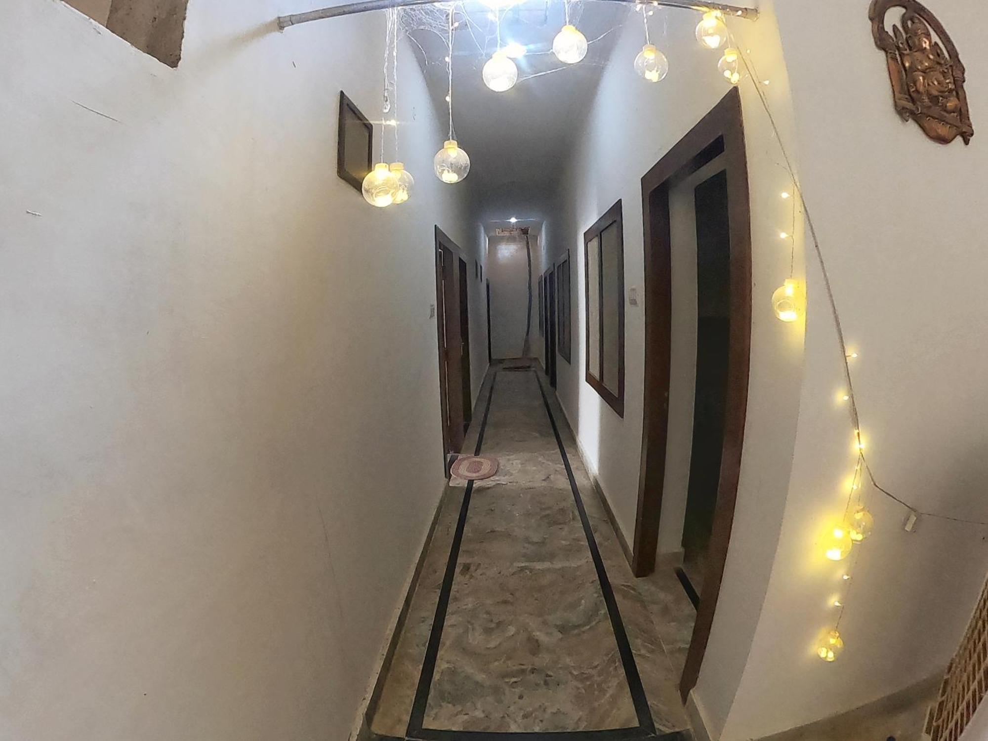 Karma Hostel Khajurāho Exteriör bild
