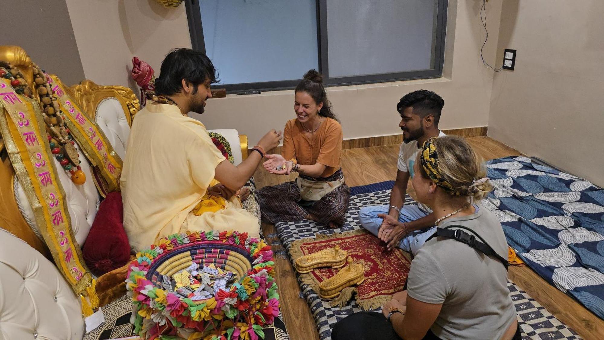 Karma Hostel Khajurāho Exteriör bild